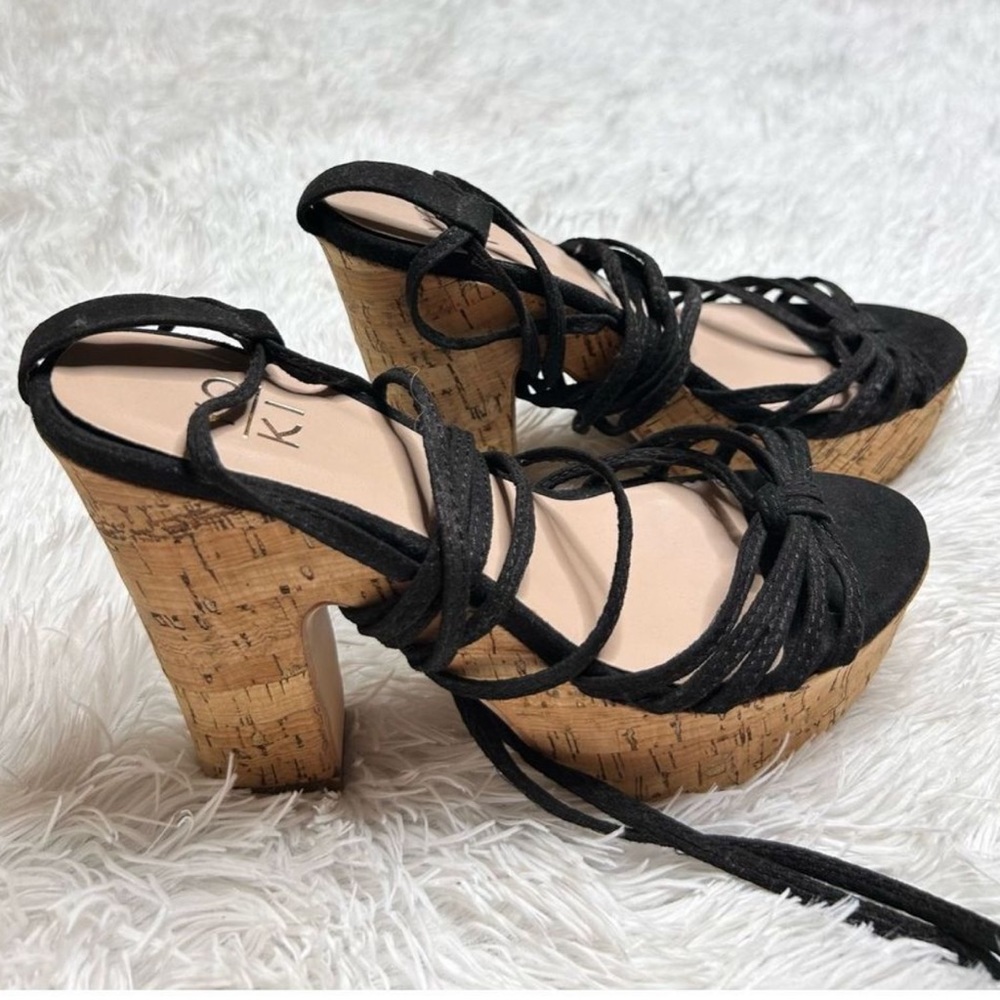 Yoki Black Platform Sandals Size 7